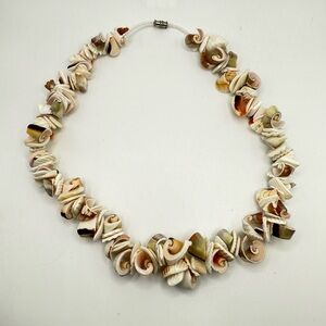 Chunky Shell Choker Necklace Natural Shell Statement 20.5”